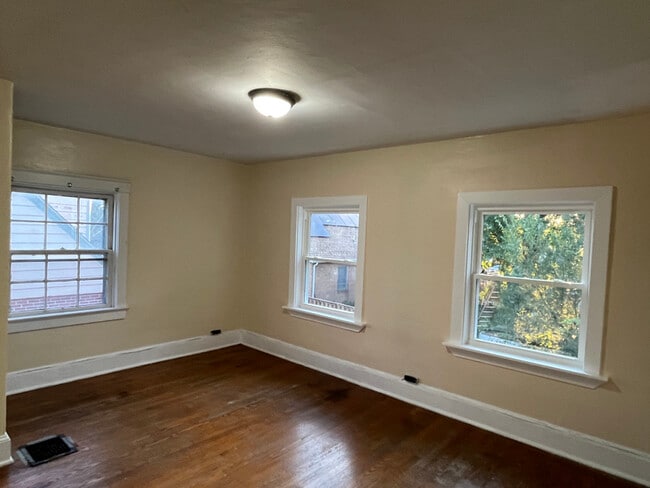 Building Photo - 609 Smithfield Ave