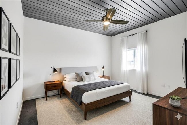 Building Photo - 620 Glen Iris Dr NE