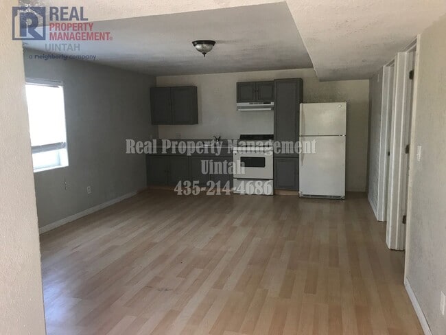 Building Photo - 1620 S Vernal Ave