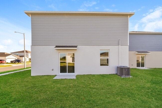 Building Photo - 1558 Jessica Blvd