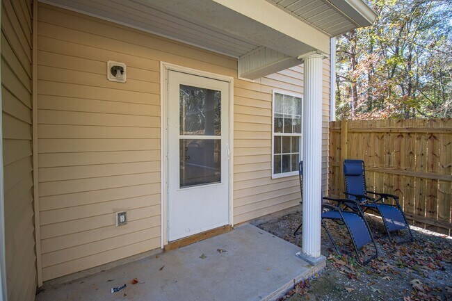 Building Photo - 101 Saskatoon Dr