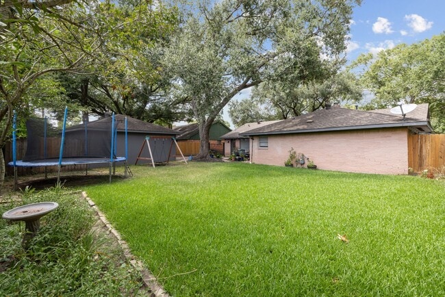 Building Photo - 5539 Rutherglenn Dr