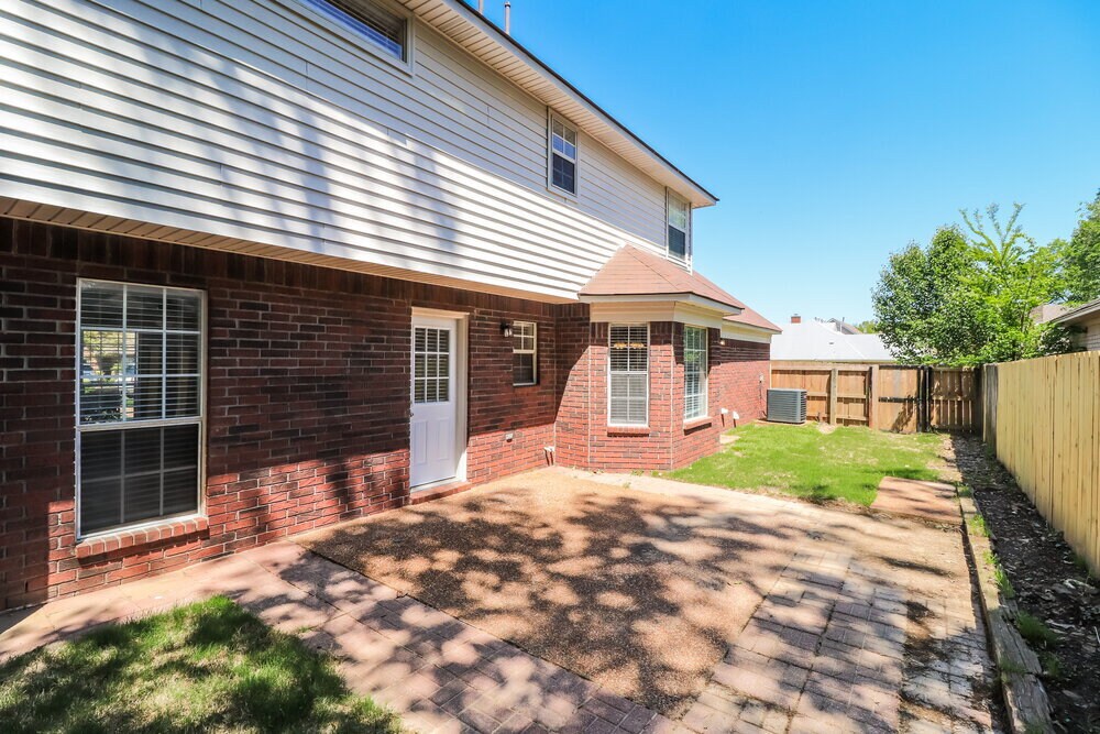 Building Photo - 6465 Baird Ln