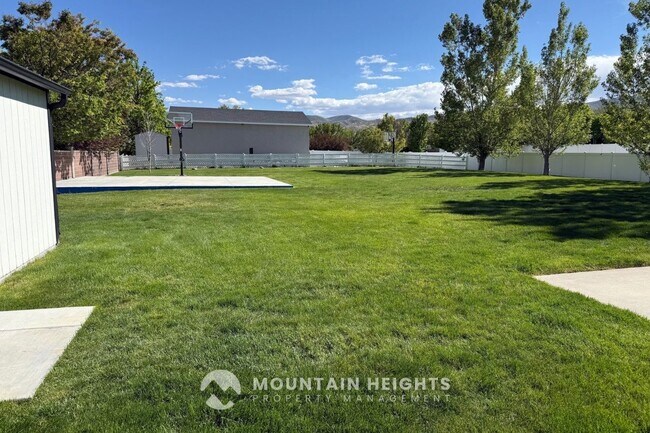 Building Photo - 3987 Red Tail Dr