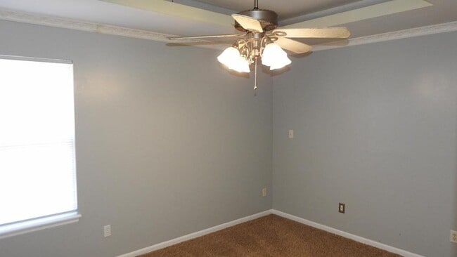 Building Photo - 621 N Downey Ct