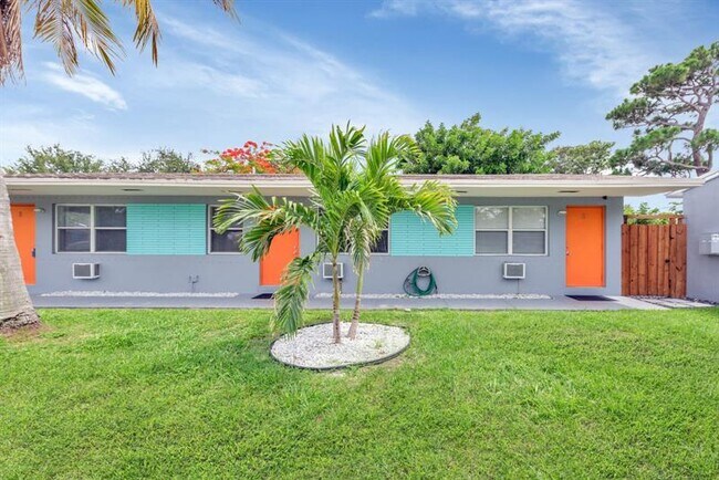 Building Photo - 1720 NE 13th St