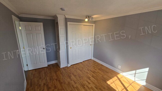 Building Photo - 4+ Bedroom Tigard Home With a Beautiful Vi...