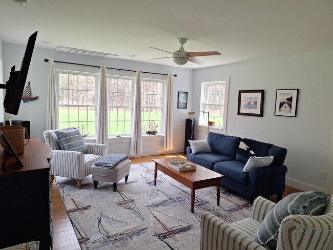 Building Photo - 47 Lower Cemetery Rd