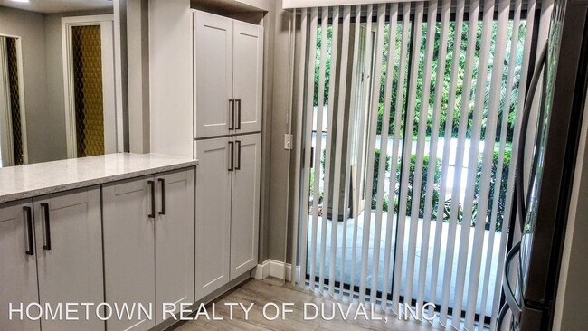 Building Photo - 7758 Las Palmas Way