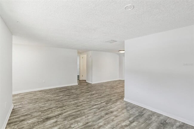 Building Photo - 4015 Litchfield Dr