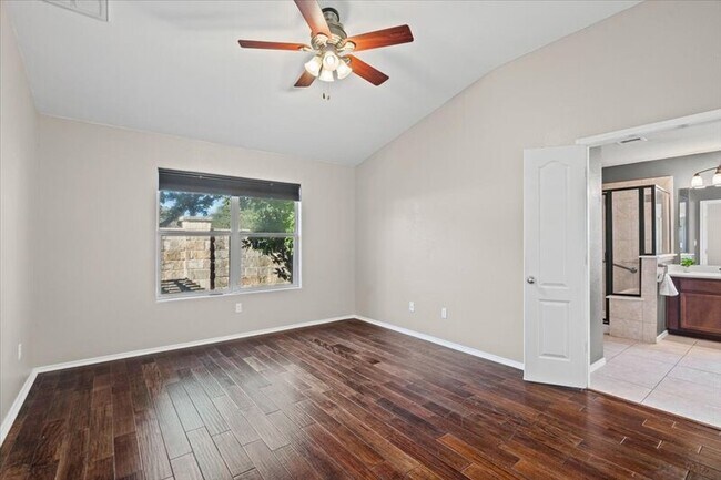 Building Photo - 15628 Interlachen Dr