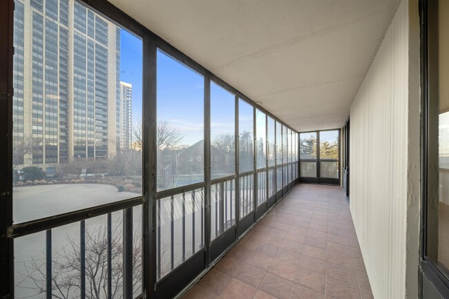 Building Photo - 300 Winston Dr