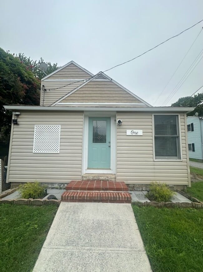 Building Photo - Fully Renovated Single-Family Home in Spar...