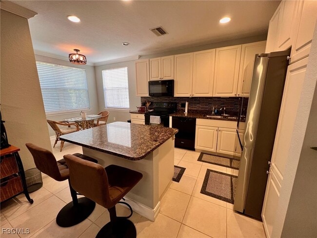 Building Photo - 12207 Lucca St