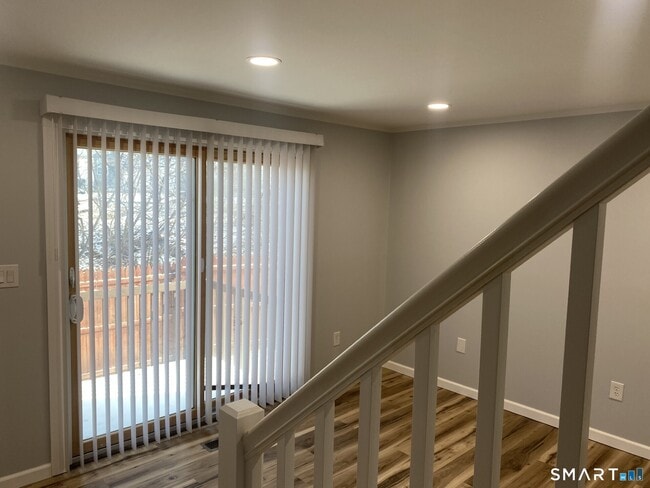 Building Photo - 421 Allen St