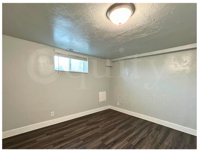 Building Photo - 555 S 330 E