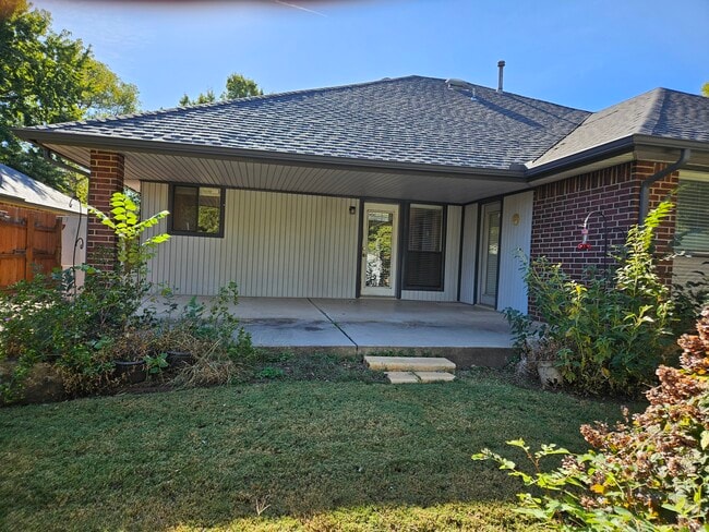 Building Photo - 517 Goshawk Dr