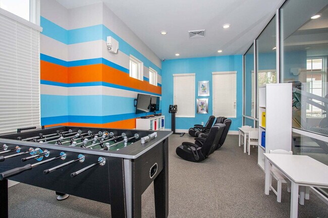 Building Photo - 7592 Sunny Dreams Ln