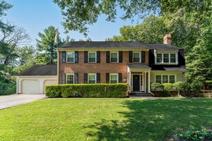 Stately renovated colonial 2 blocks to Potomac Village! - 10108 Donegal Ct