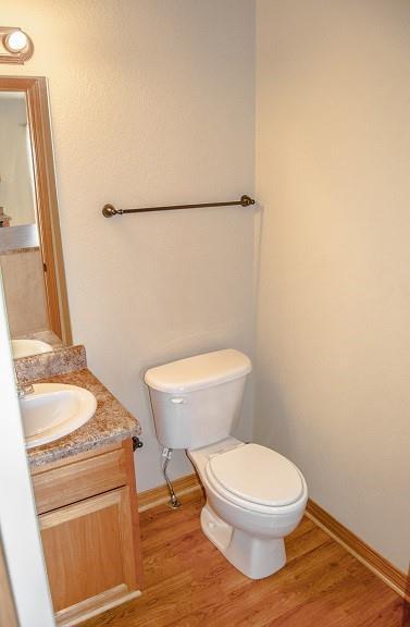 Building Photo - 2858 W Lakewood Dr