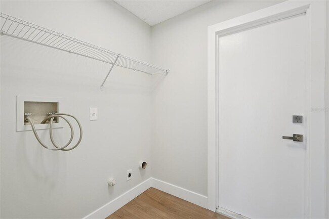 Building Photo - 123 Edgewater Cir