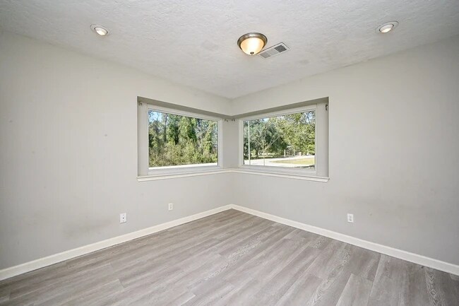Dining Room / Office - 602 Mobile Ct