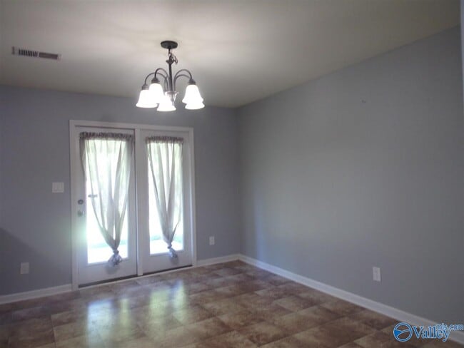 Building Photo - 15347 Mill Valley Dr