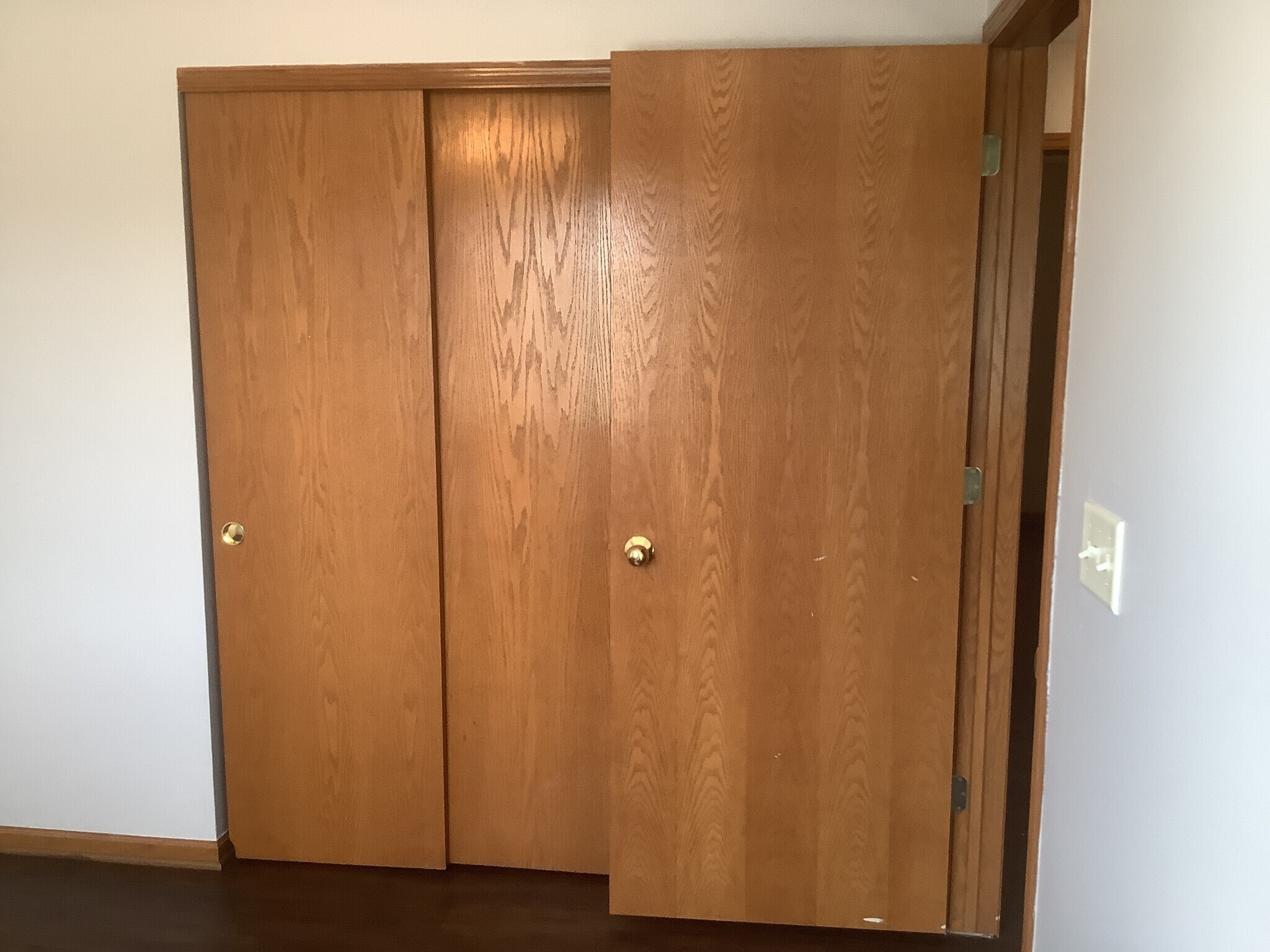 Building Photo - 1057 Kennedy Dr