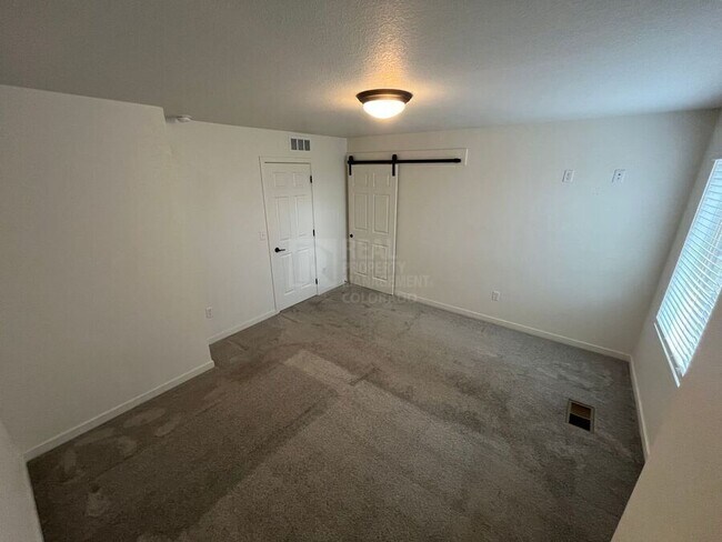 Building Photo - 3650 Pinonwood Ct