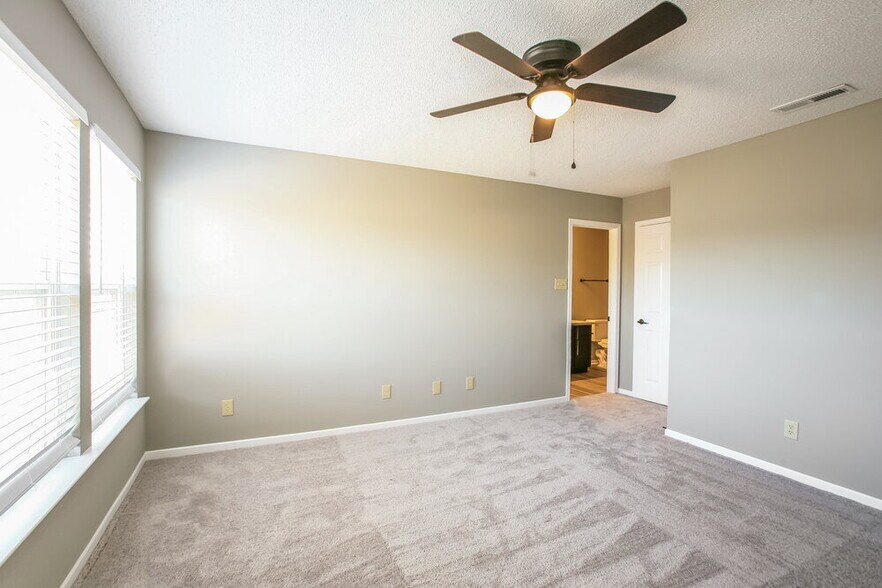 Building Photo - 14379 Black Farm Dr
