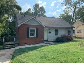 Building Photo - Cozy Three Bedroom Home in Tryon Hills!