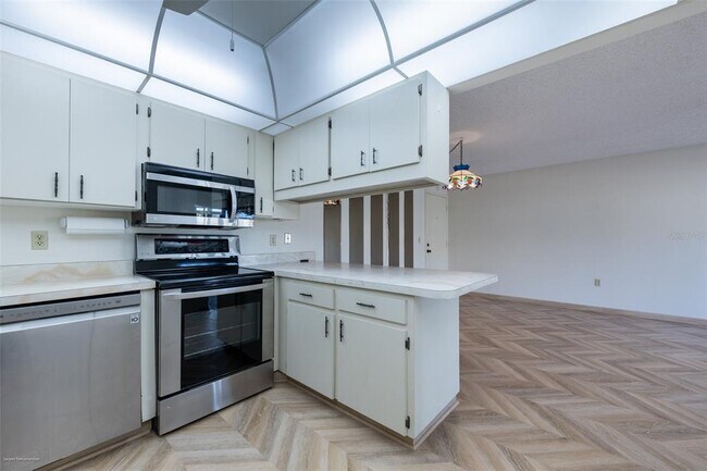 Building Photo - 2300 Aaron St