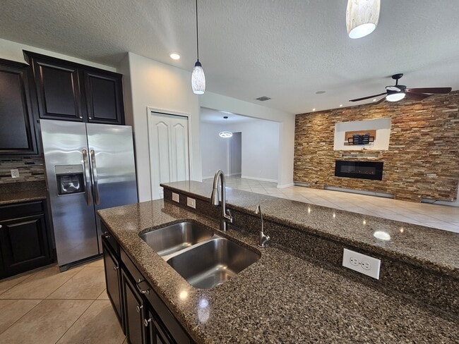 Building Photo - 2718 Atherton Dr