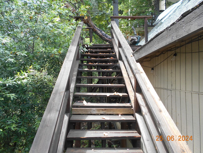 Steps to Flat - 16328 Old Ranch Rd