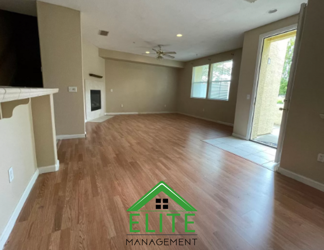 Building Photo - Charming 3-Bedroom Condo for Rent in Natom...