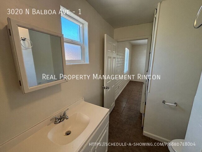 Building Photo - 3020 N Balboa Ave