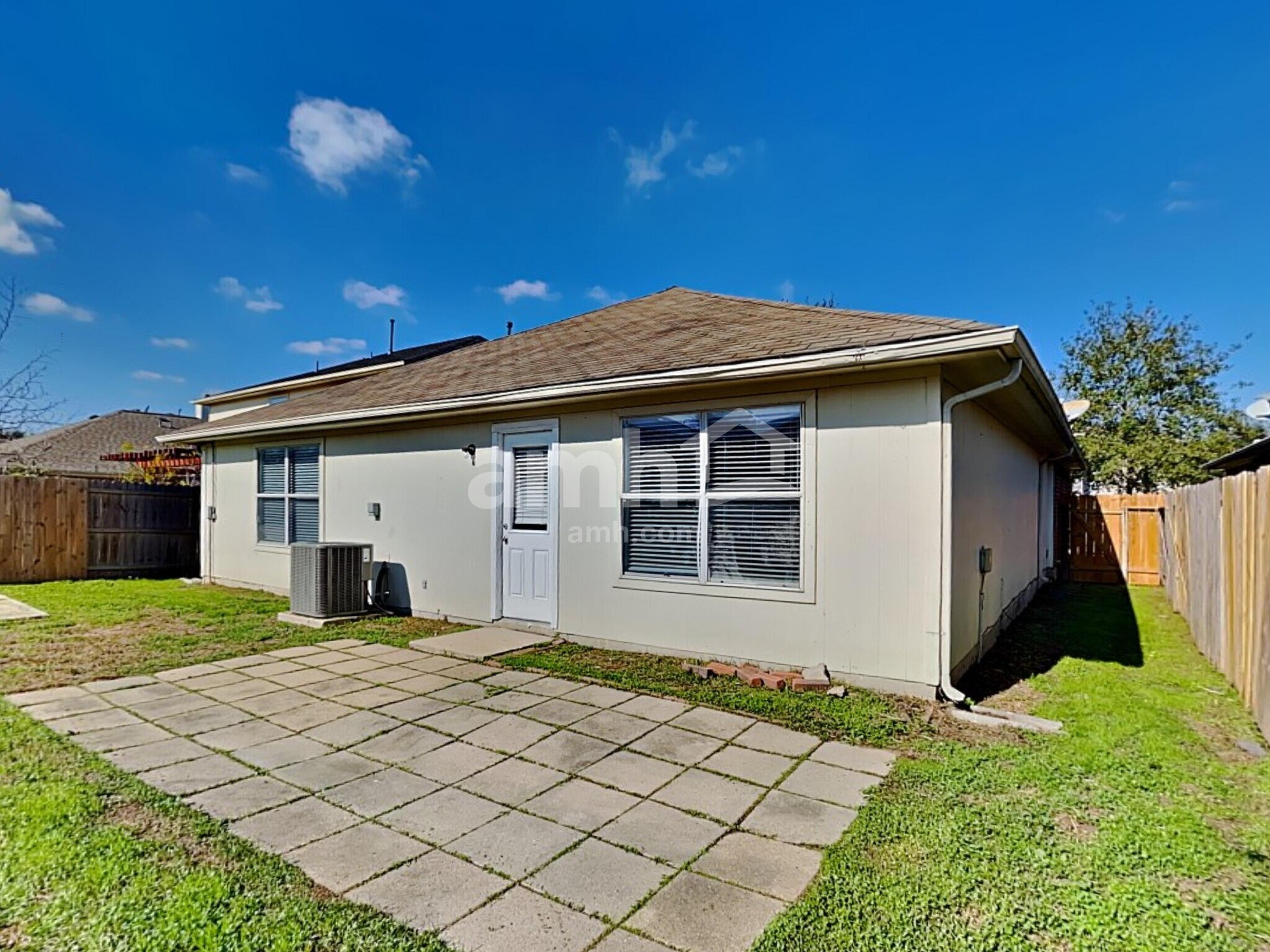 Building Photo - 2518 Halstead Dr