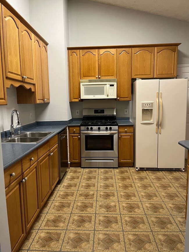 Building Photo - 110 Peachtree Dr