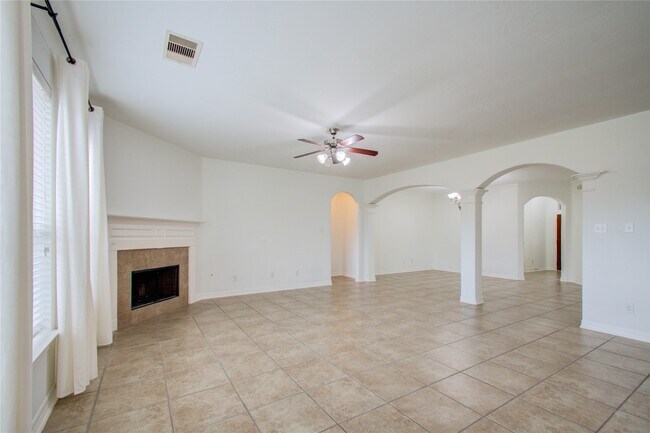 Building Photo - 18103 Double Bay Rd