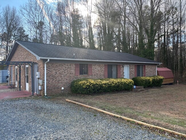 Building Photo - 1448