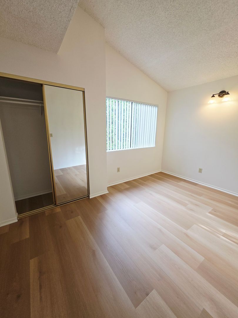 Building Photo - 1144-15-8 Rosedale Ave