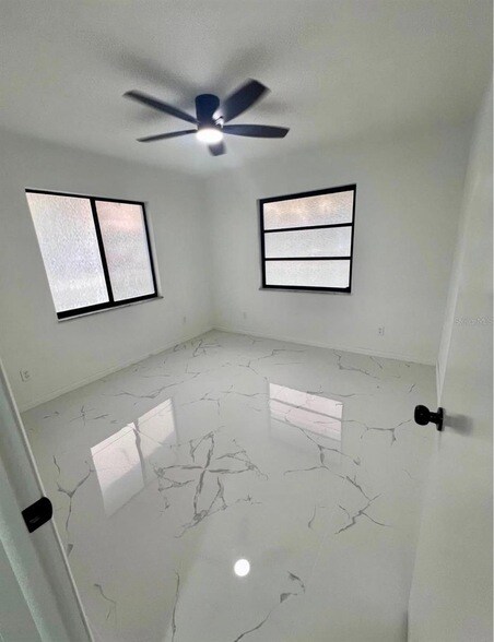 Building Photo - 2101 Hibiscus Rd