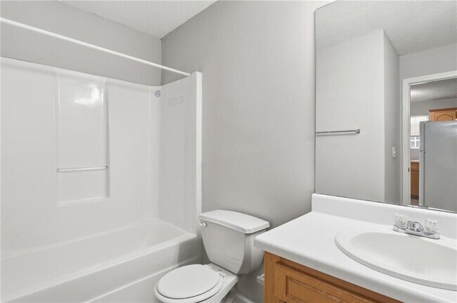 Building Photo - 62 Hanna Dr