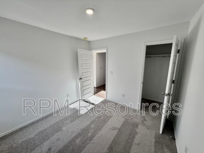 Building Photo - 10320 Baled Bermuda Rd