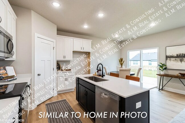 Building Photo - 3302 NE Fawn Ln