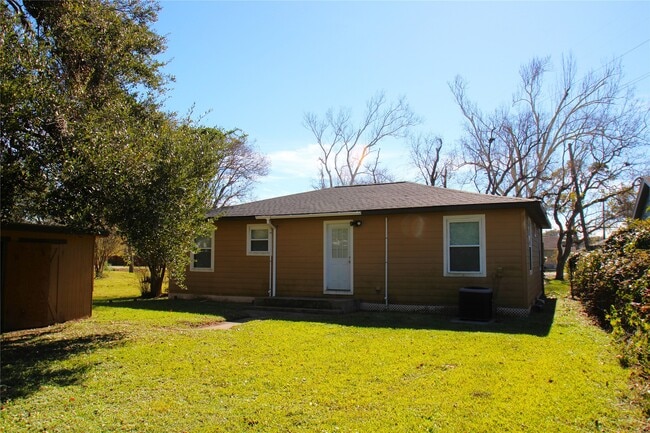 Building Photo - 520 Mckee St