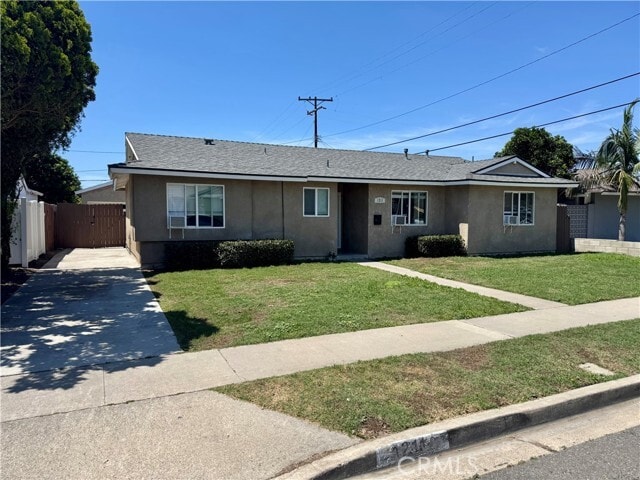 Building Photo - 1211 N Siesta St