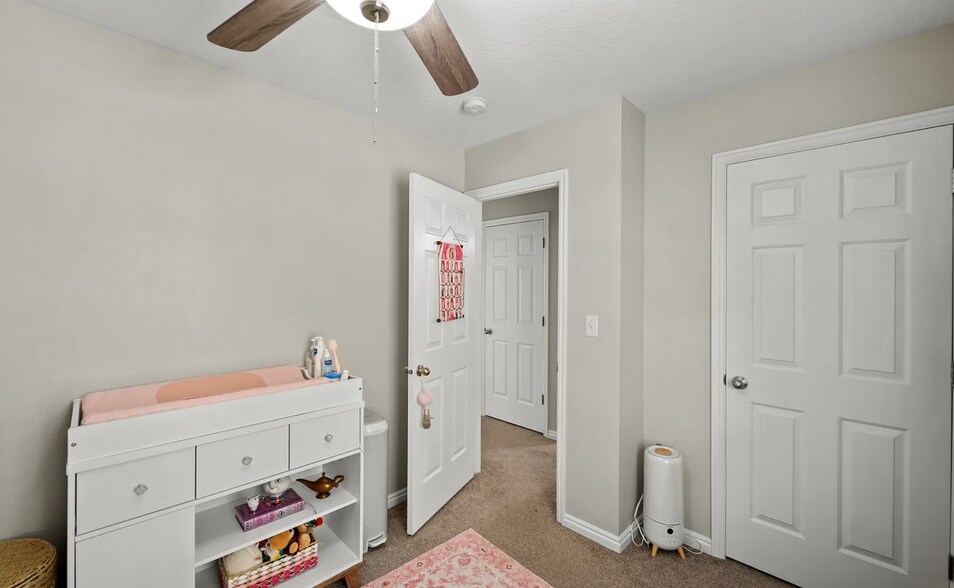 Building Photo - 1485 Navajo Dr