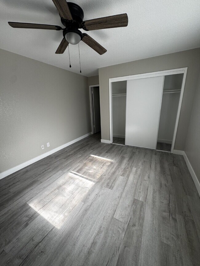 Building Photo - Newly Renovated 2-Bed, 2-Bath Condo at 3559 Guadalupe