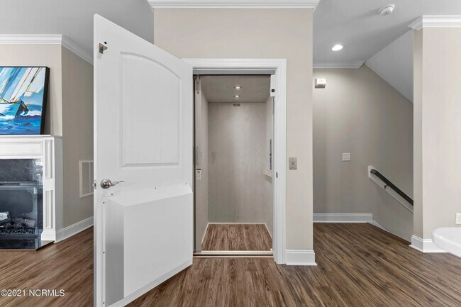 Building Photo - 332 Gannet Pl